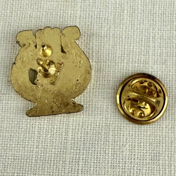Chorus Lyre Shaped Goldtone Lapel Pin Badge With Secure Clutch Back Choir Singer - Picture 6 of 6